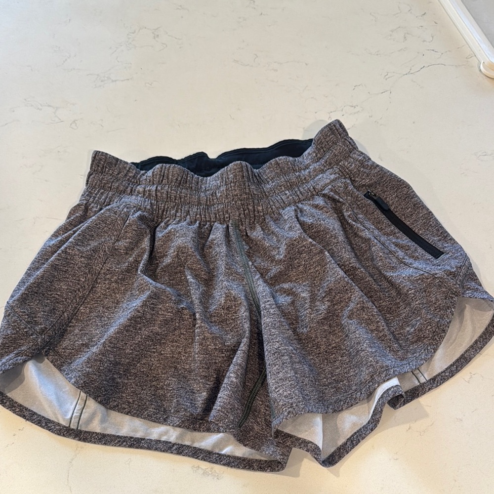 Lulu shorts in great condition !